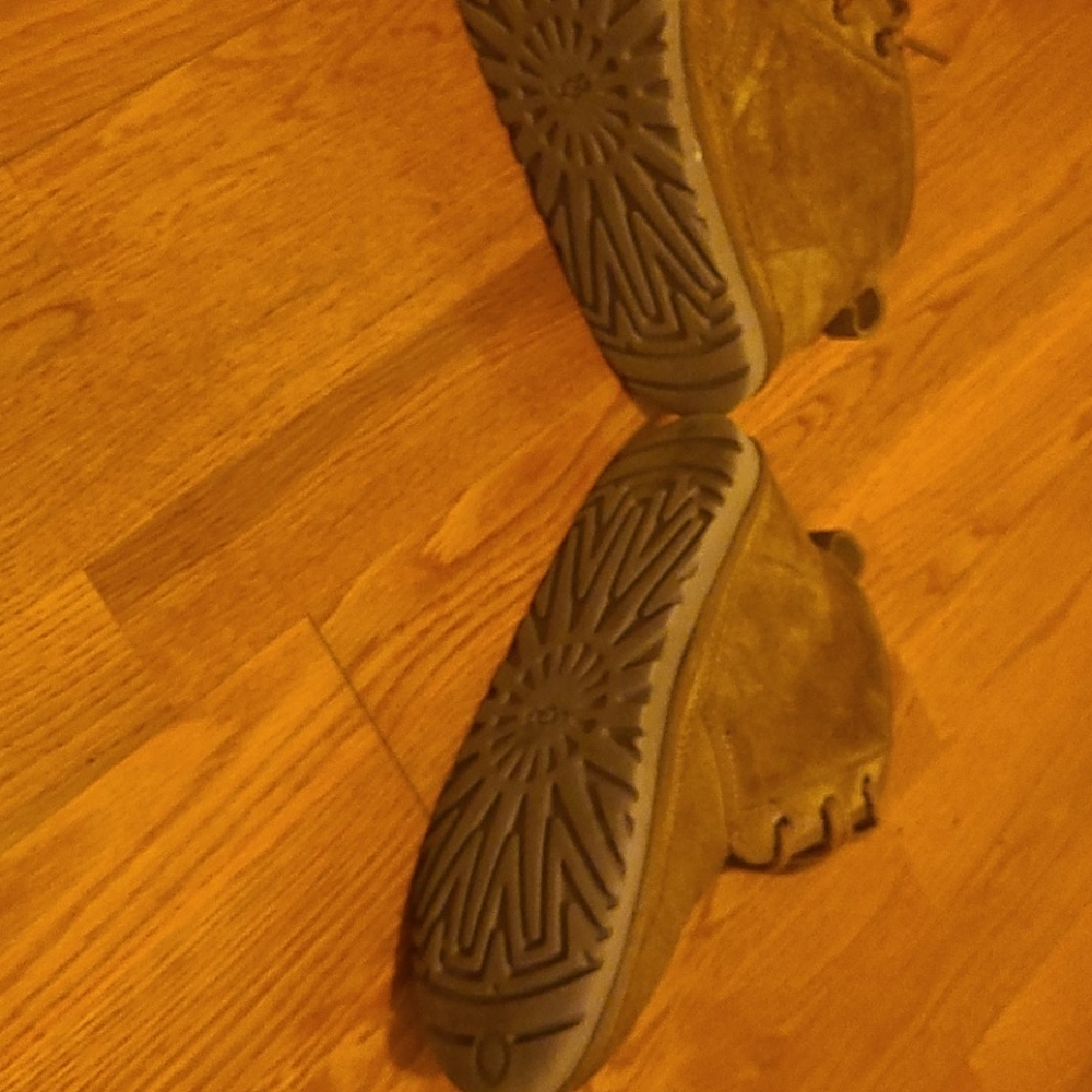 Ugg Boots - image 4
